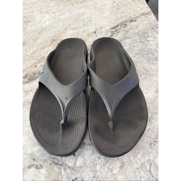 Unisex Black Oofos Orthopedic FlipFlops M11/W13 - Picture 1 of 7
